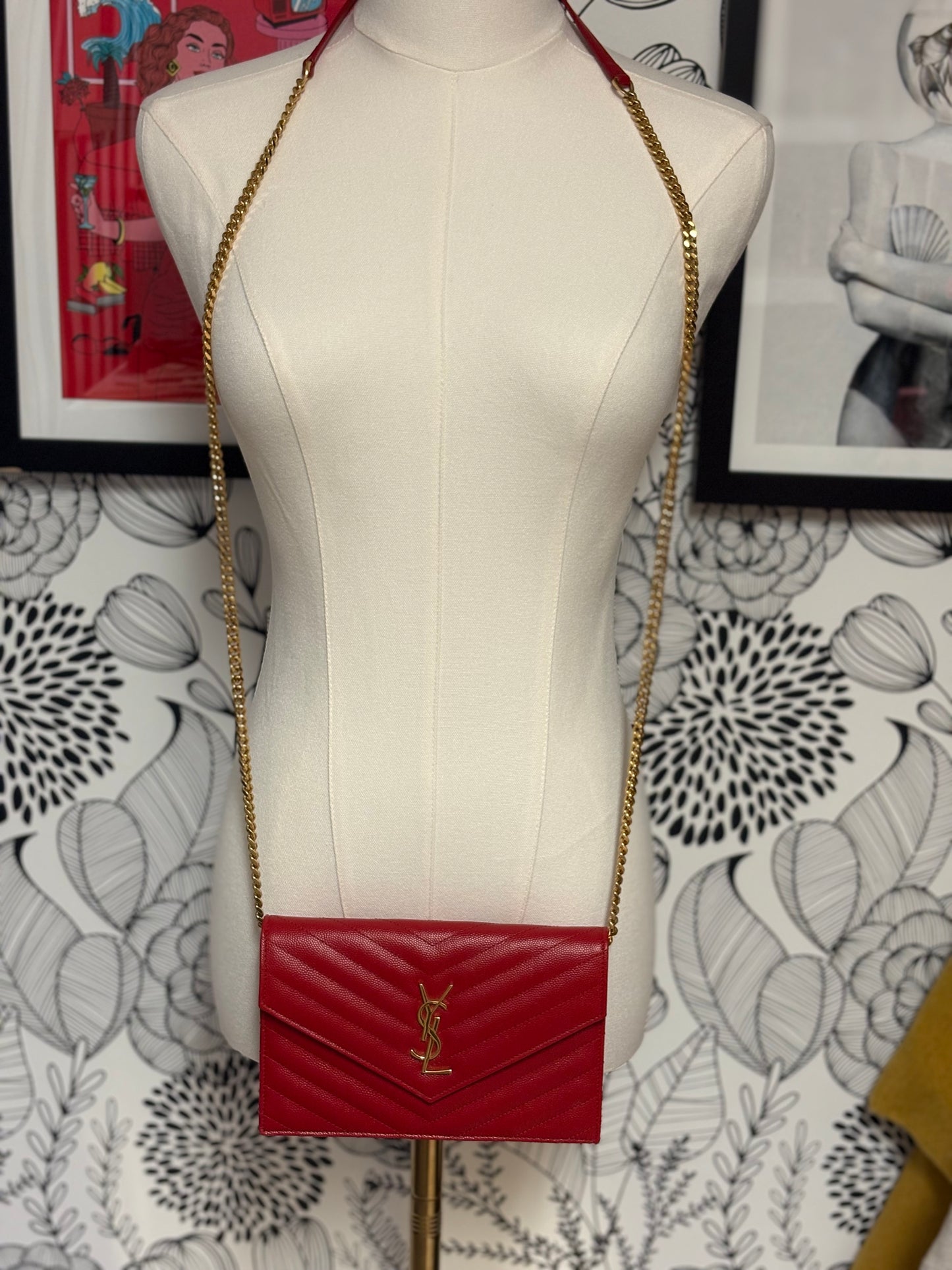 Saint Laurent Cassandre Envelope Chain Wallet in Lambskin – Deeply Red

Current Retail: $1,500 + tax (direct from YSL)