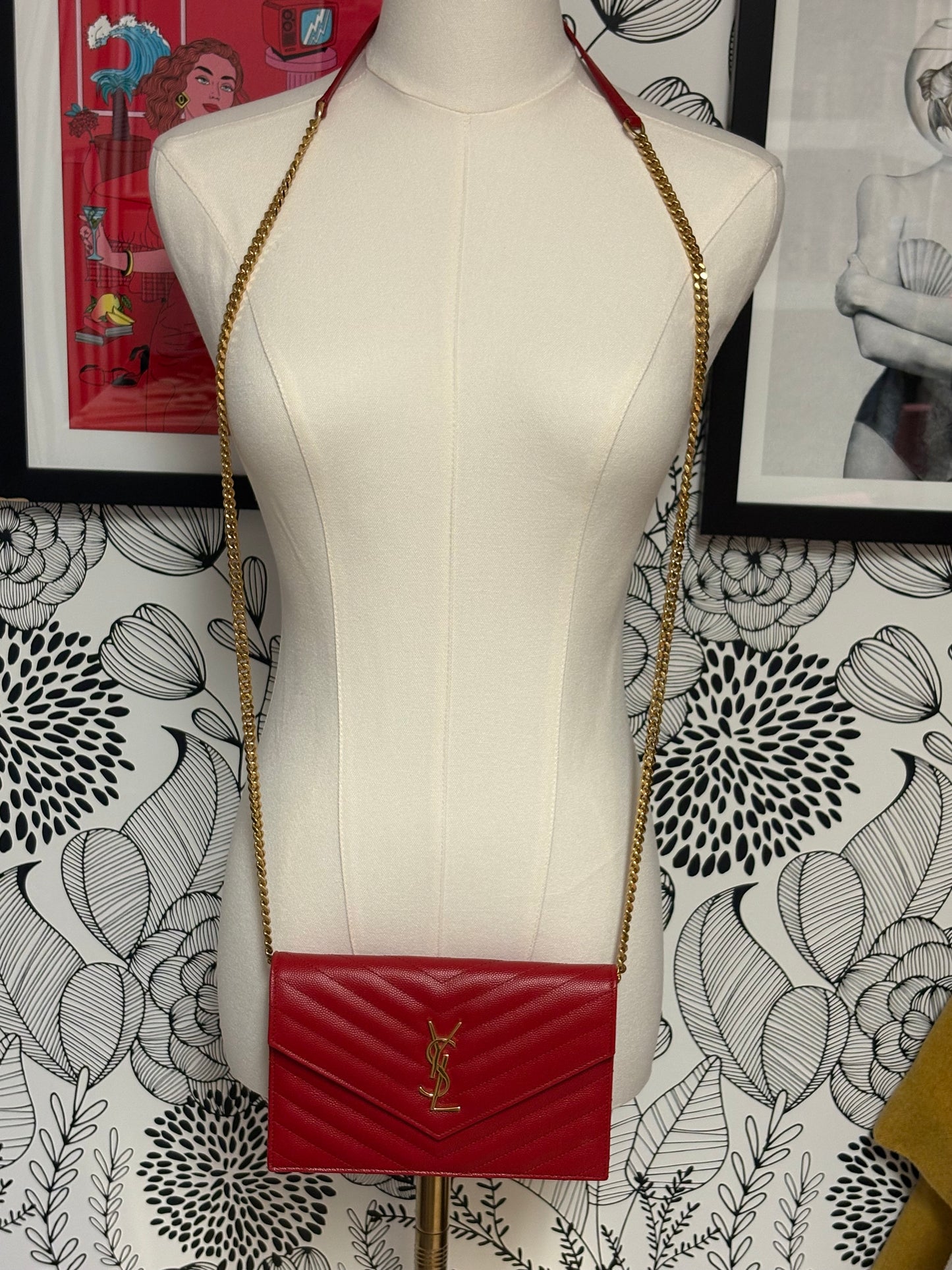 Saint Laurent Cassandre Envelope Chain Wallet in Lambskin – Deeply Red

Current Retail: $1,500 + tax (direct from YSL)