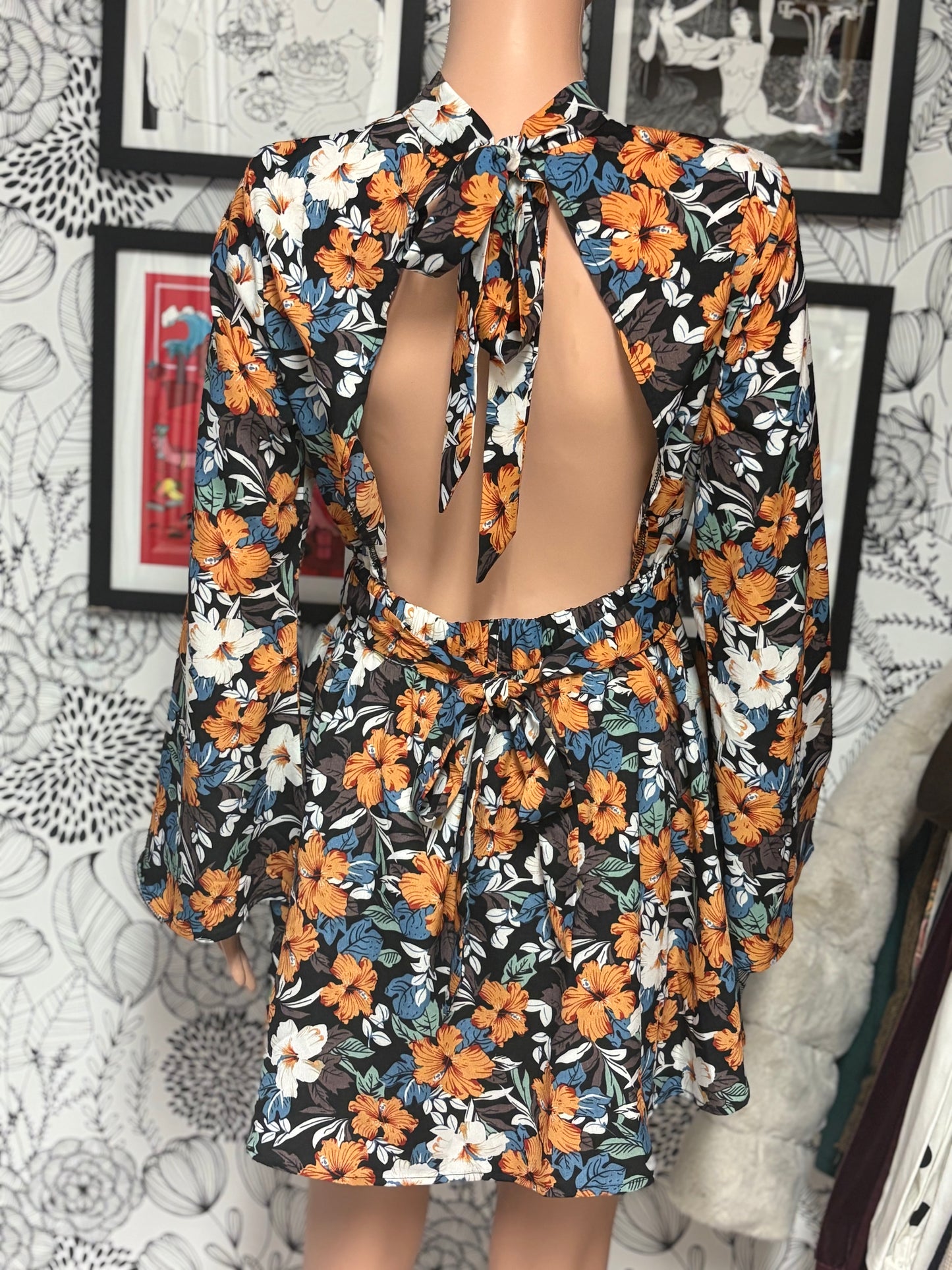 Tropical Floral Open-Back Mini Dress – Long Sleeve, Tie Detail (Size Small)