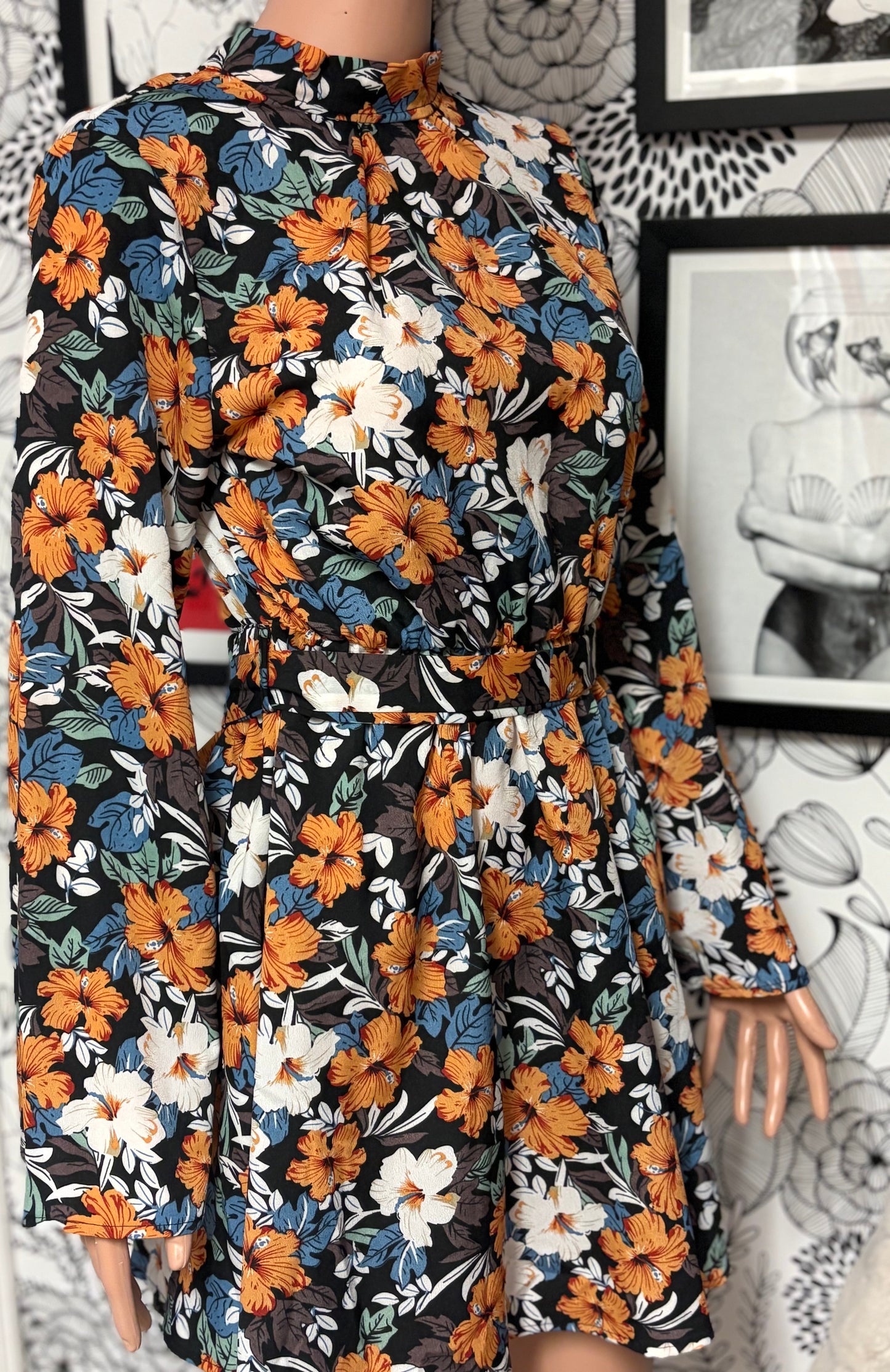 Tropical Floral Open-Back Mini Dress – Long Sleeve, Tie Detail (Size Small)