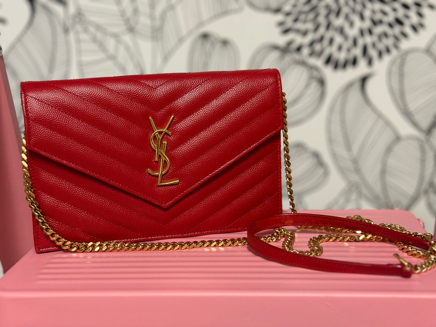 Saint Laurent Cassandre Envelope Chain Wallet in Lambskin – Deeply Red

Current Retail: $1,500 + tax (direct from YSL)