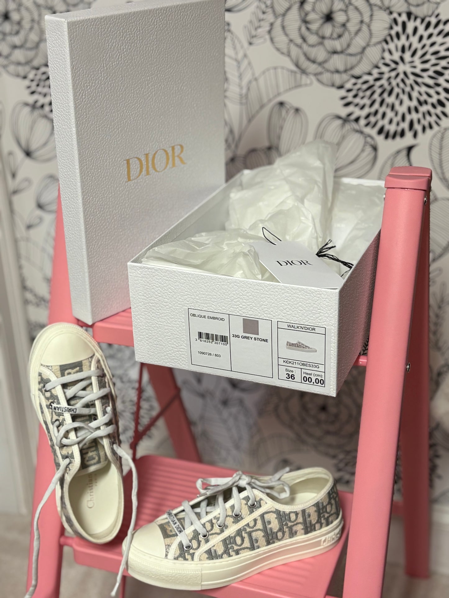 Christian Dior Walk’N’Dior Oblique Sneakers – New With Box – Size 36