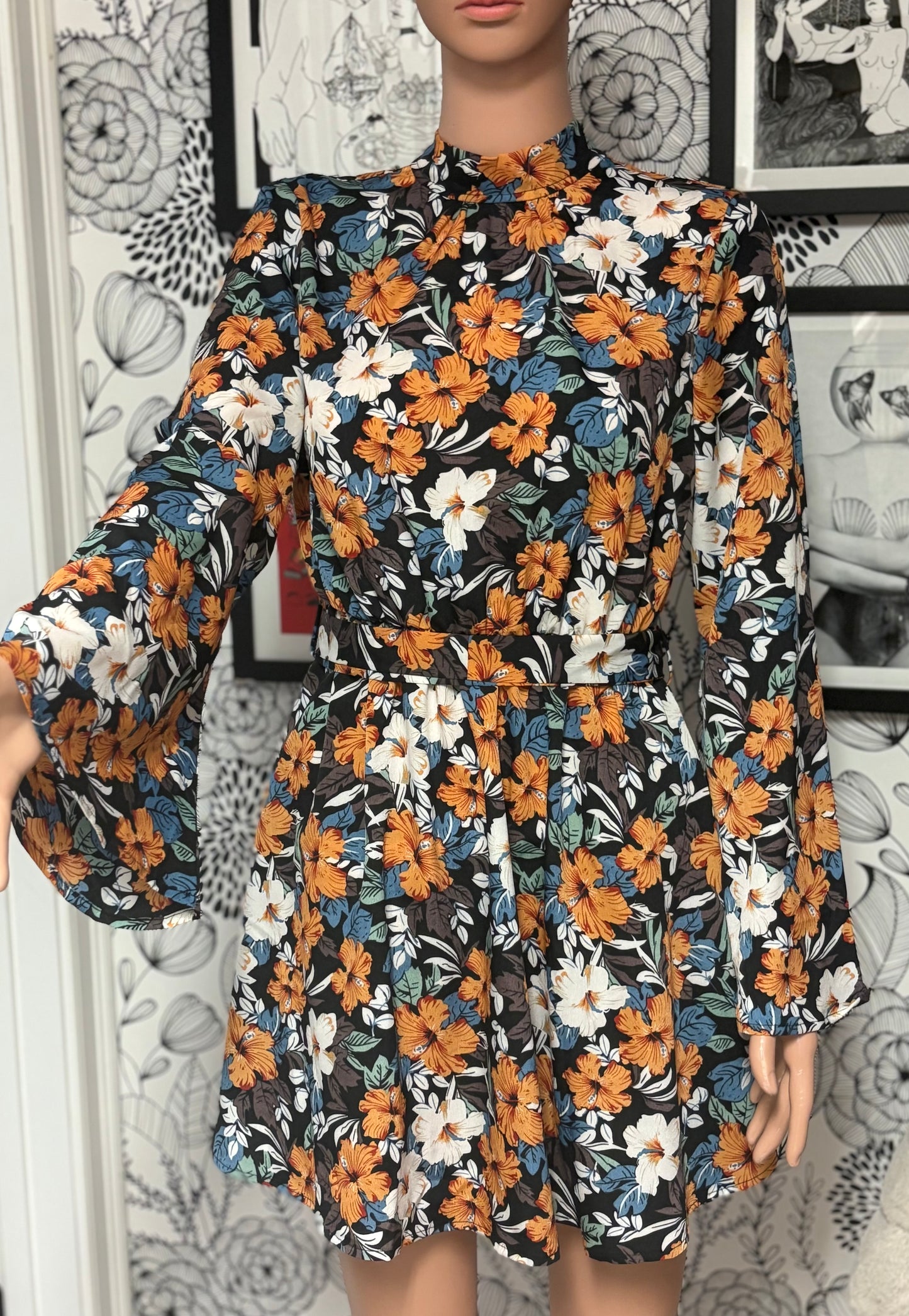 Tropical Floral Open-Back Mini Dress – Long Sleeve, Tie Detail (Size Small)