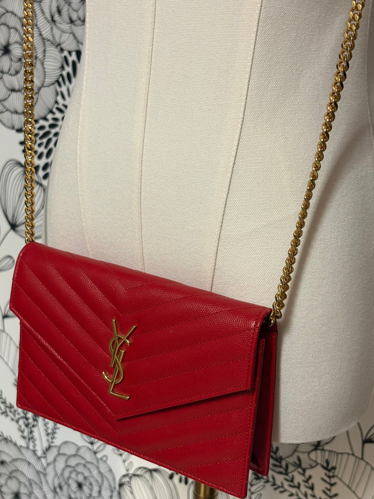 Saint Laurent Cassandre Envelope Chain Wallet in Lambskin – Deeply Red

Current Retail: $1,500 + tax (direct from YSL)