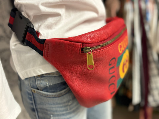 Gucci Grained Calfskin Large Logo Belt Bag – Hibiscus Red