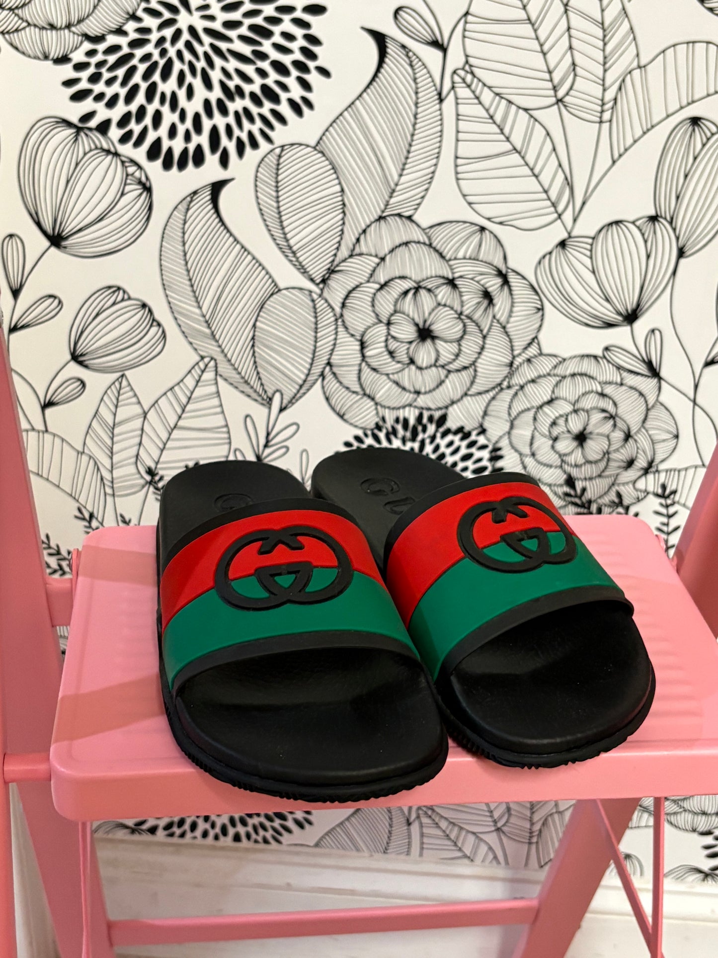 Gucci Web Slide Sandals – Size 38 – New With Box