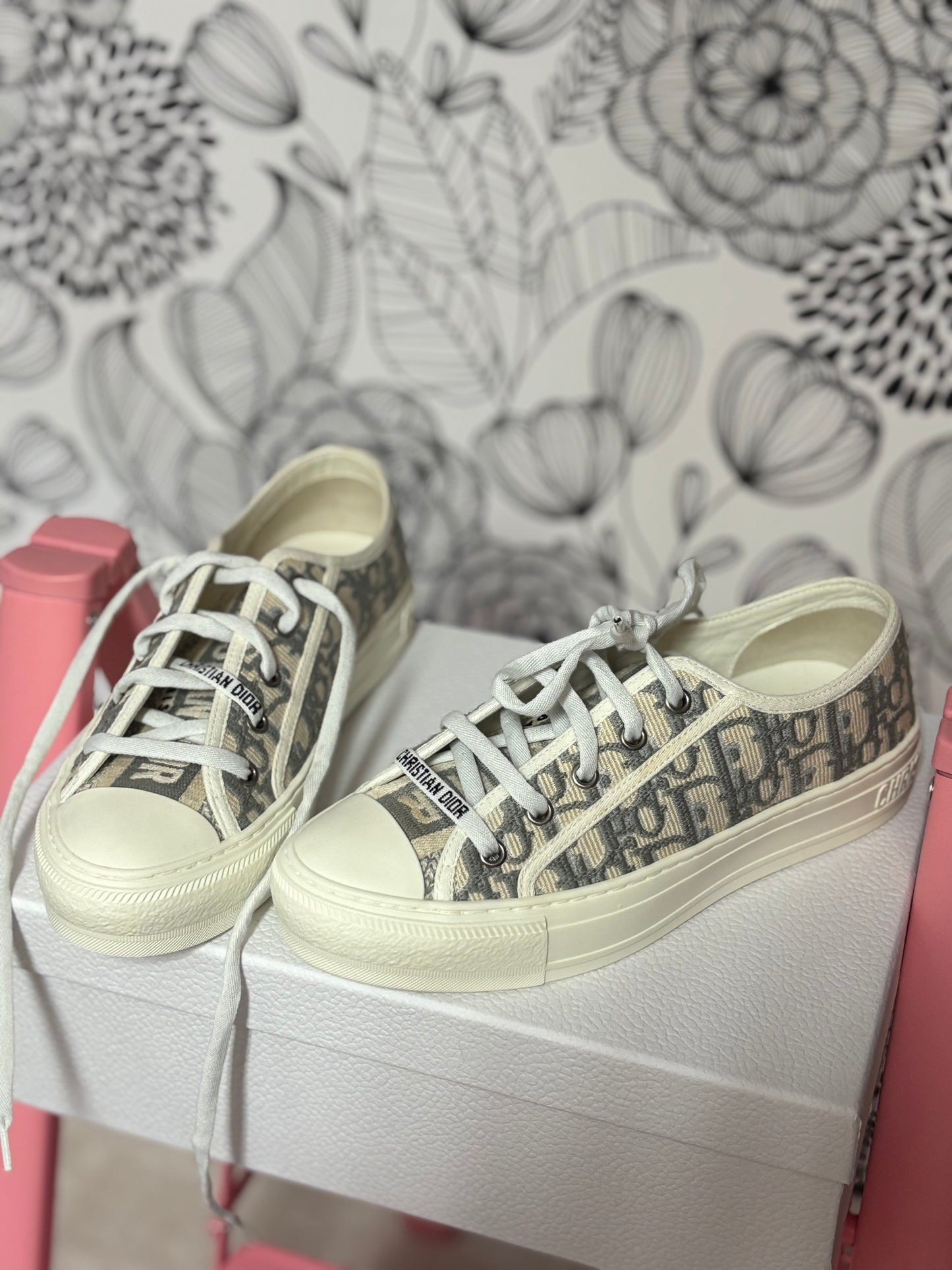 Christian Dior Walk’N’Dior Oblique Sneakers – New With Box – Size 36