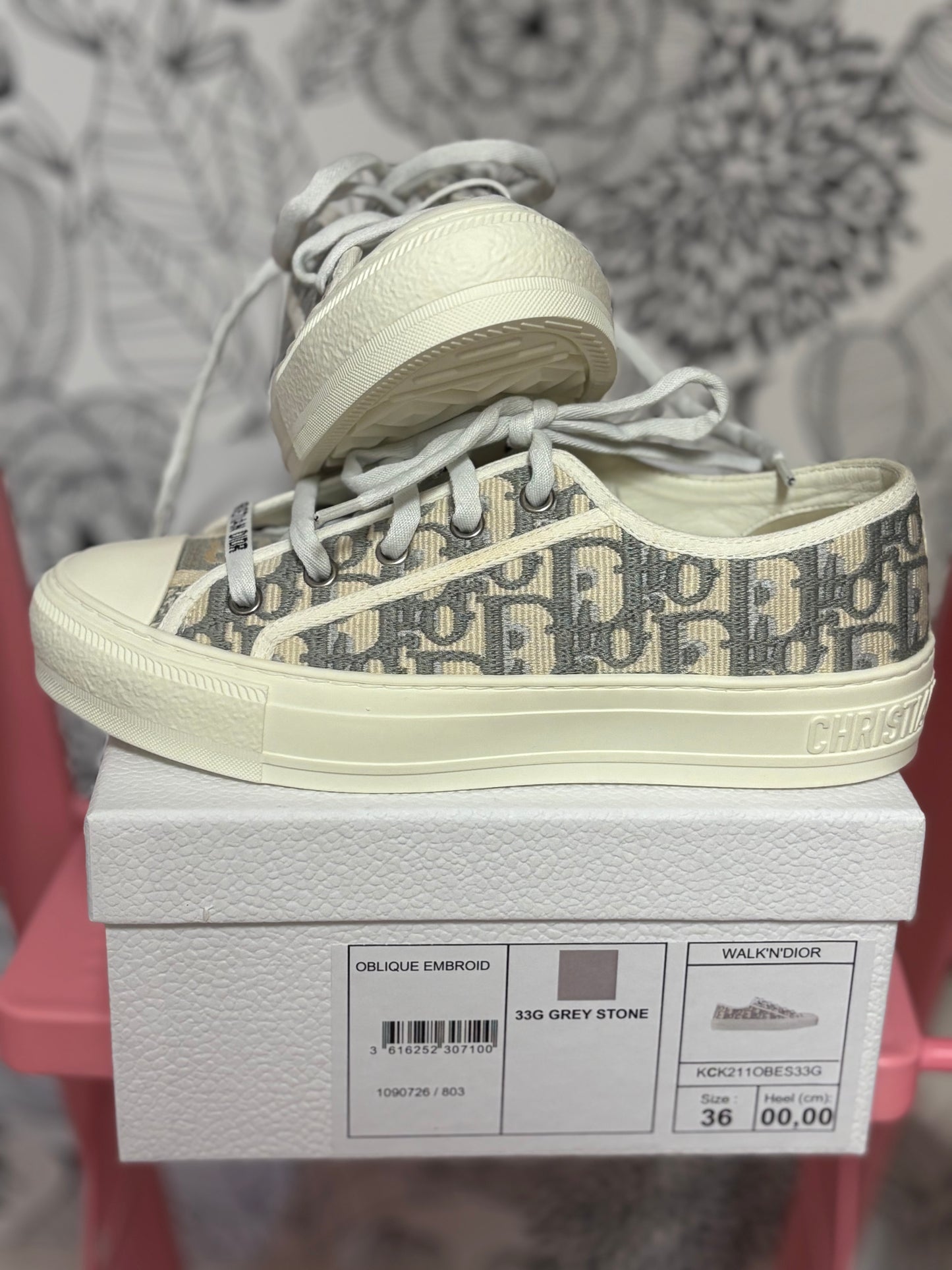 Christian Dior Walk’N’Dior Oblique Sneakers – New With Box – Size 36