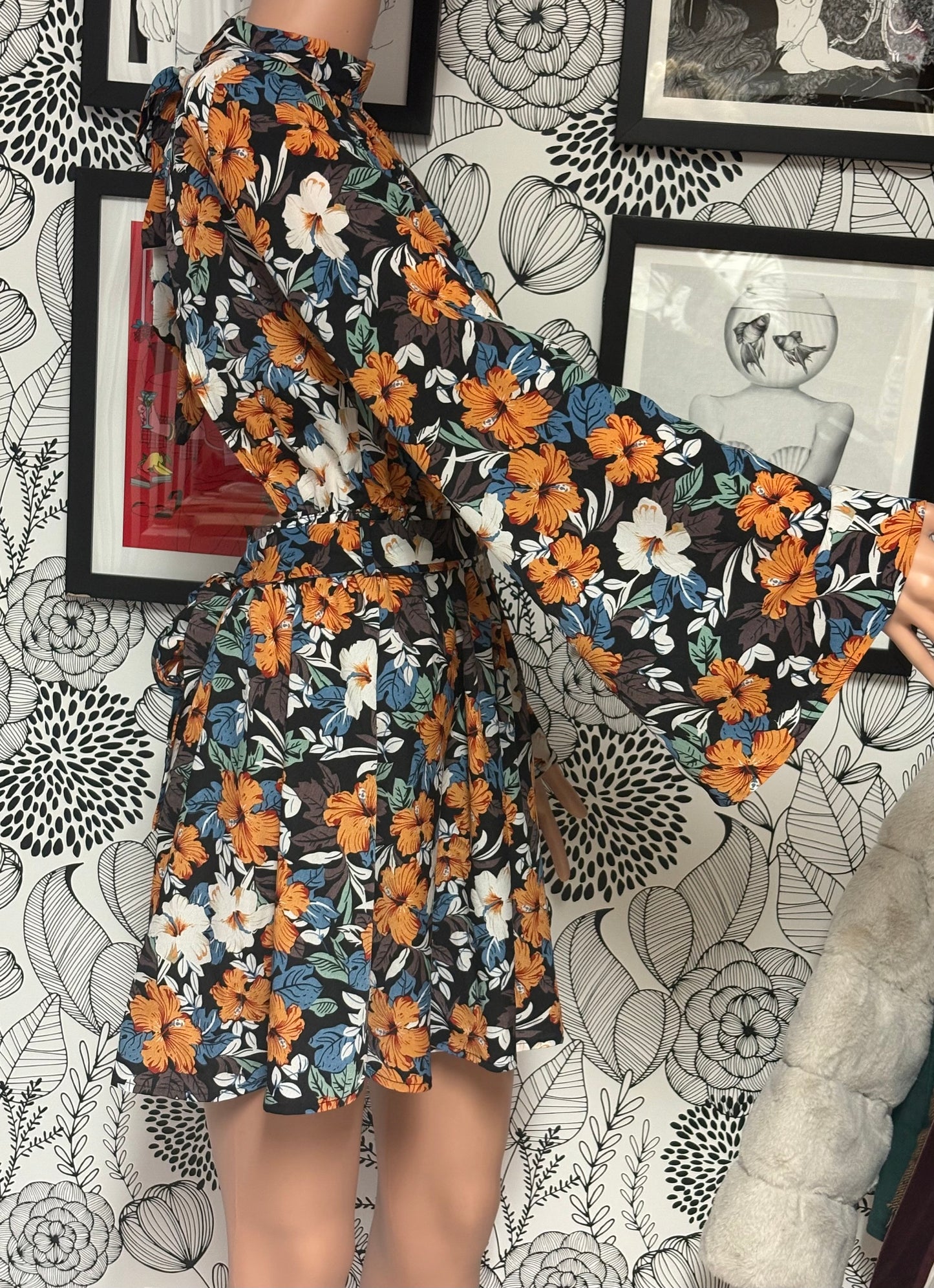 Tropical Floral Open-Back Mini Dress – Long Sleeve, Tie Detail (Size Small)