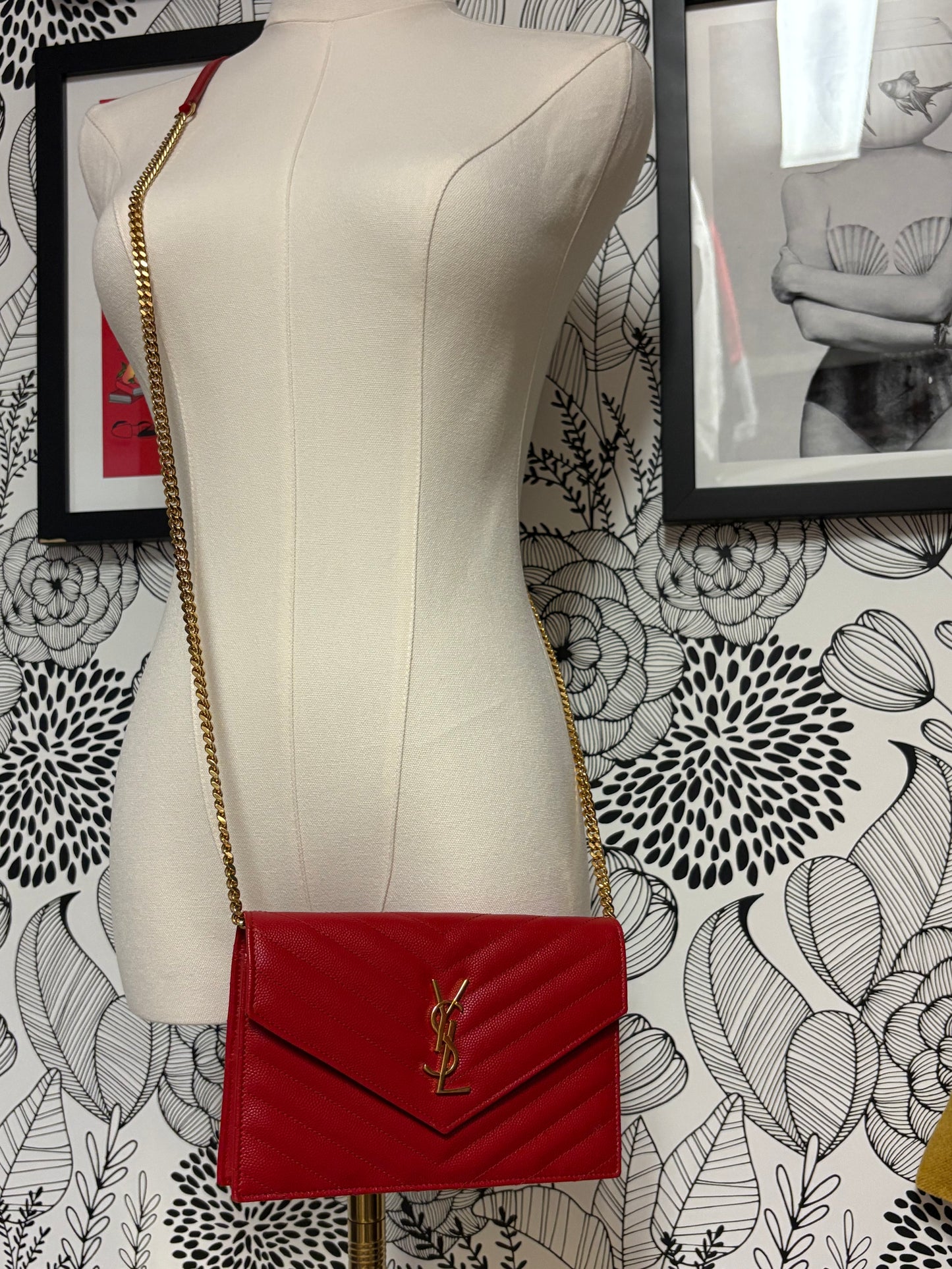 Saint Laurent Cassandre Envelope Chain Wallet in Lambskin – Deeply Red

Current Retail: $1,500 + tax (direct from YSL)