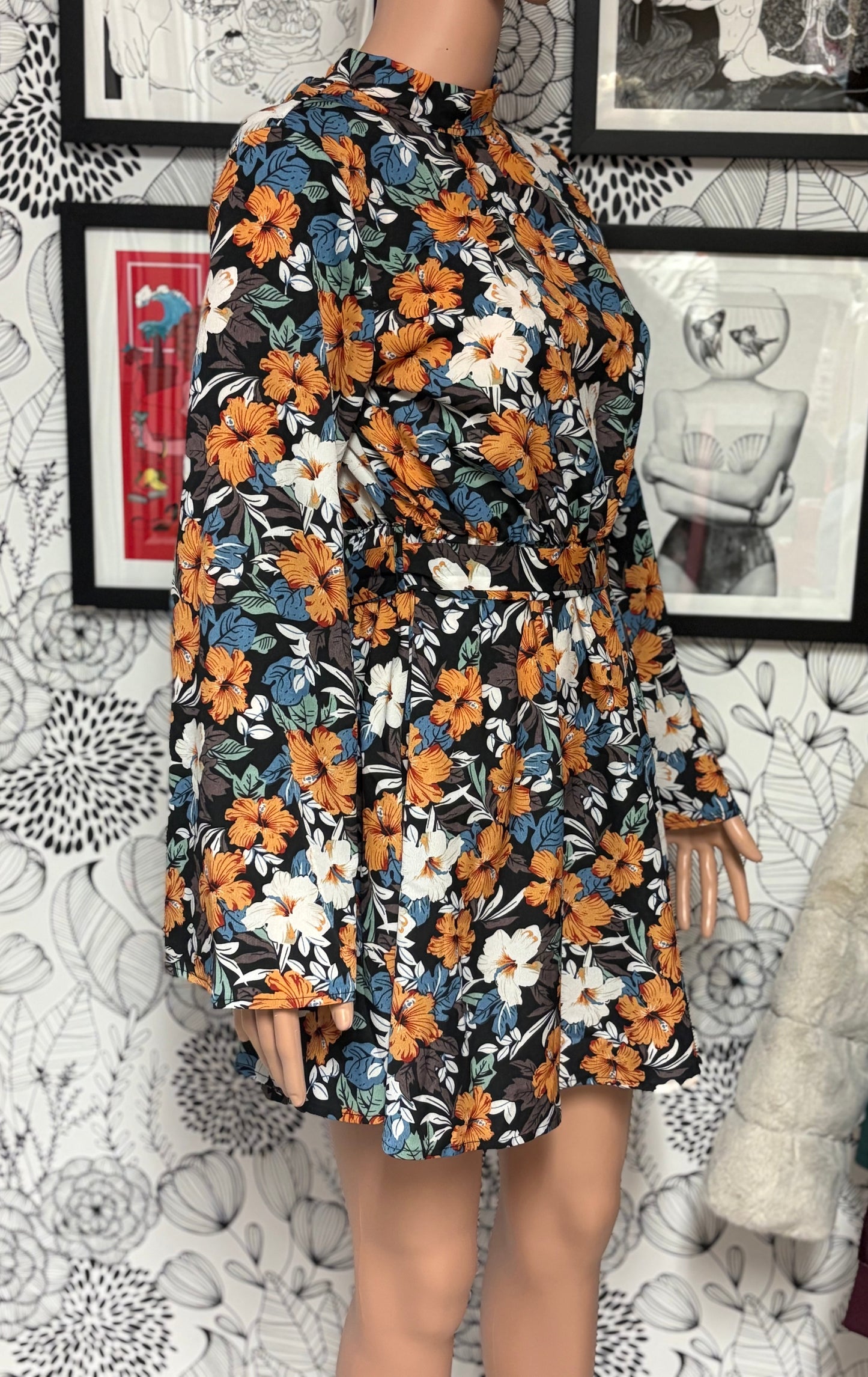 Tropical Floral Open-Back Mini Dress – Long Sleeve, Tie Detail (Size Small)