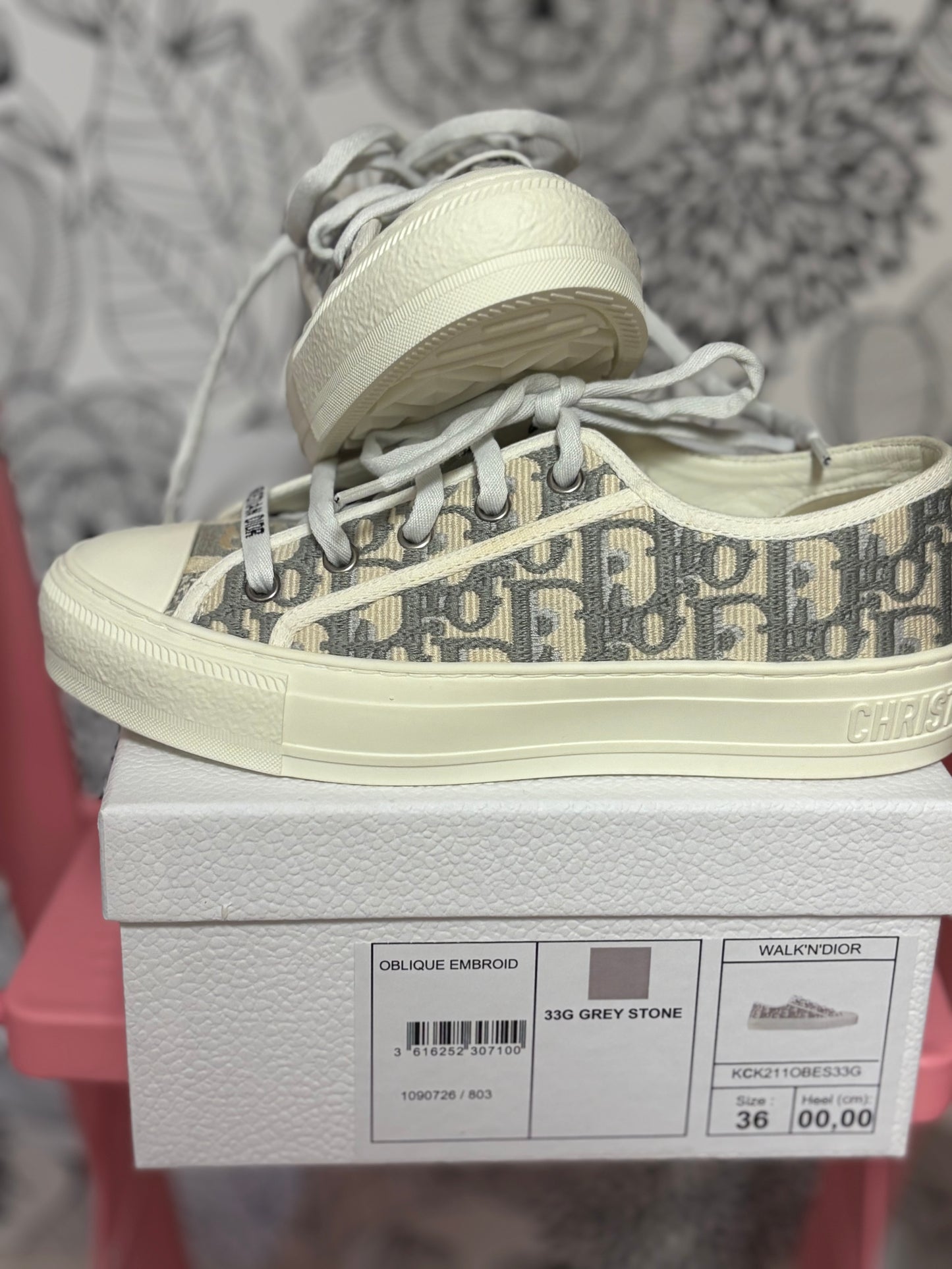 Christian Dior Walk’N’Dior Oblique Sneakers – New With Box – Size 36