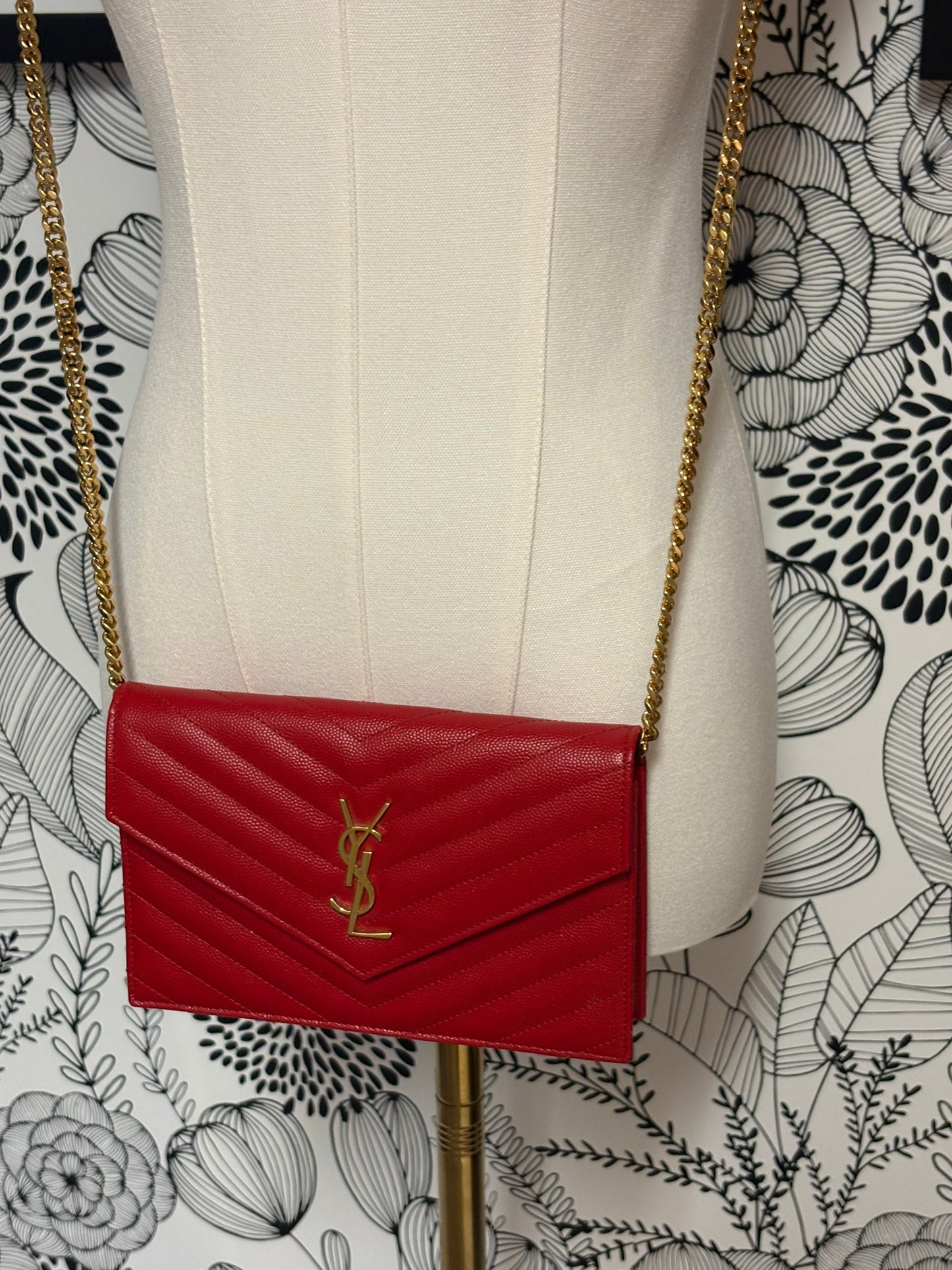 Saint Laurent Cassandre Envelope Chain Wallet in Lambskin – Deeply Red

Current Retail: $1,500 + tax (direct from YSL)