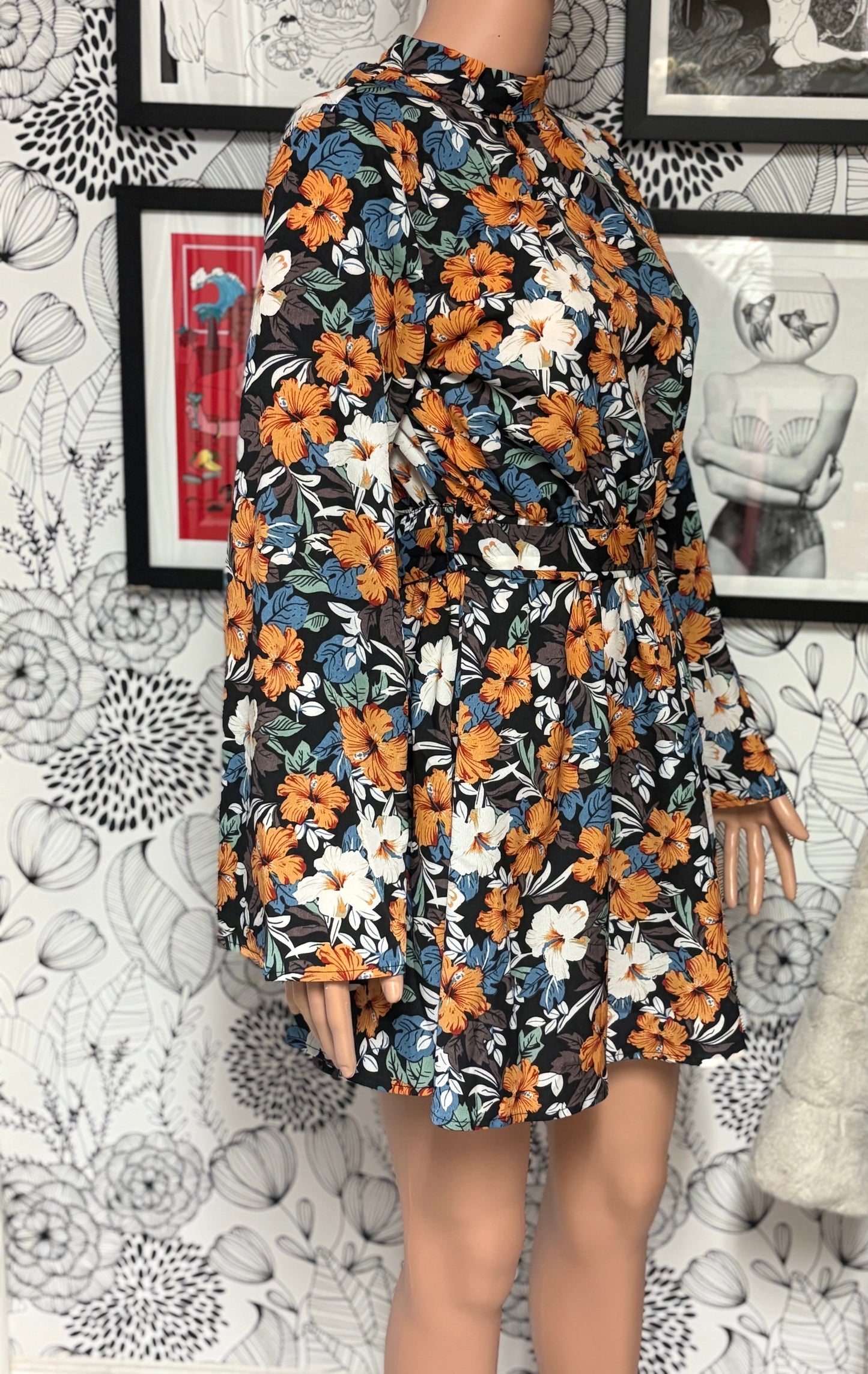 Tropical Floral Open-Back Mini Dress – Long Sleeve, Tie Detail (Size Small)